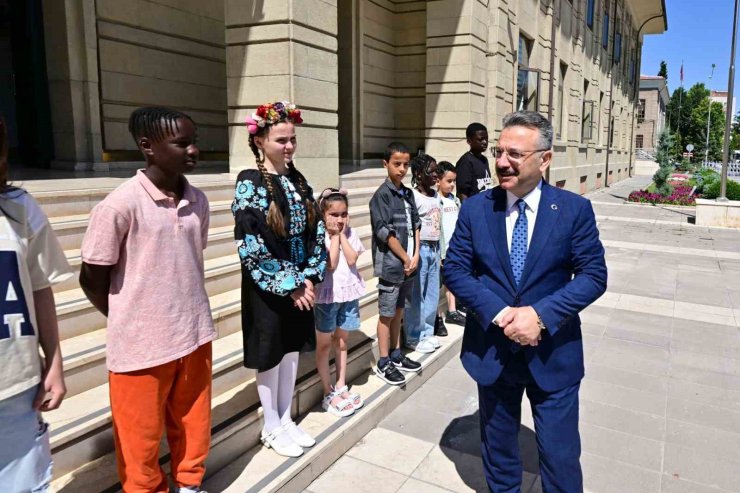 Vali Aksoy, çocuk işçiliğiyle ilgili video çekimine katıldı