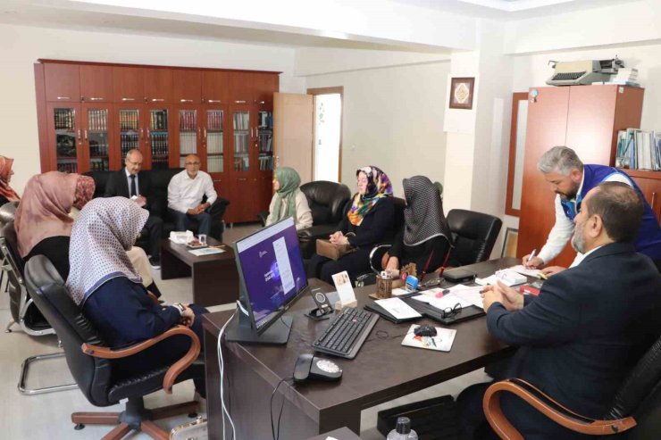 Hayır panayırından elde edilen geliri Filistin’e bağışladılar