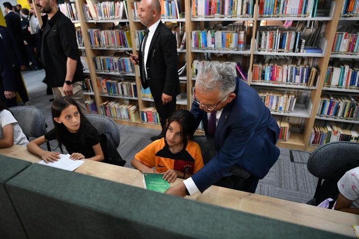 Bakan Ersoy: "Kayseri’miz tarih boyunca ilim ve irfanın merkezi olmuş, sayısız âlim ve düşünür yetiştirmiş bir şehrimizdir"