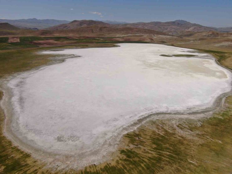 İklim değişikliği Van’daki Tuz Gölü’nü kuruttu