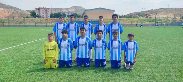 Akkışla’da ücretsiz futbol kursu