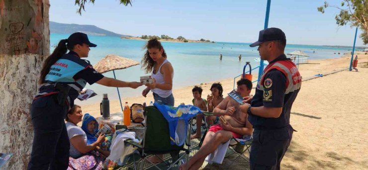 Didim’de jandarma ekipleri vatandaşları orman yangınlarına karşı bilinçlendirdi