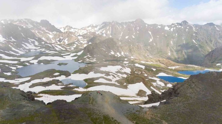 Erzurum’da buzulları aratmayan görüntüler