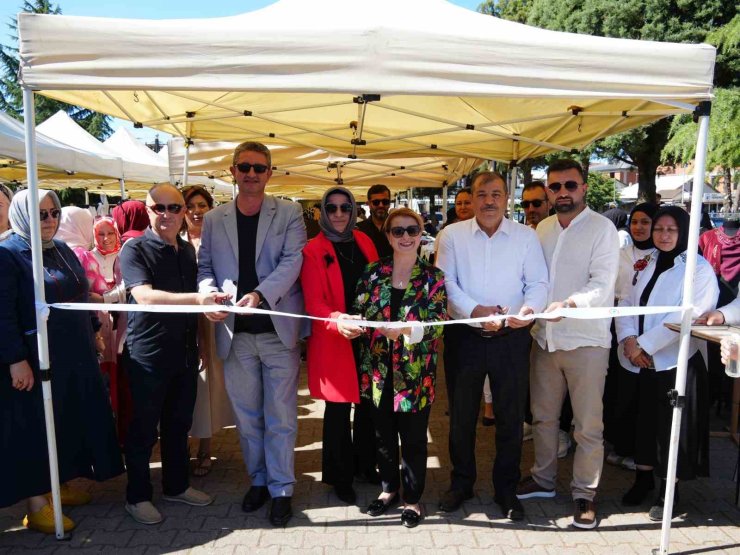 El emeği göz nuru eserler sergilendi