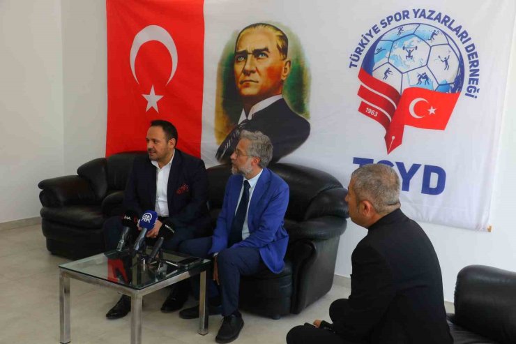 Murat Karahan: "Ketum bir tutum içerisinde transfer çalışmaları devam ediyor"