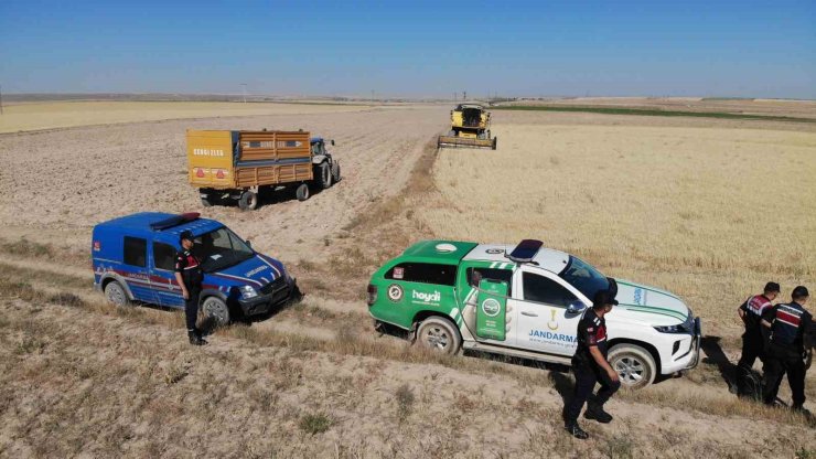 Jandarmadan çiftçilere anız yakmama eğitimi