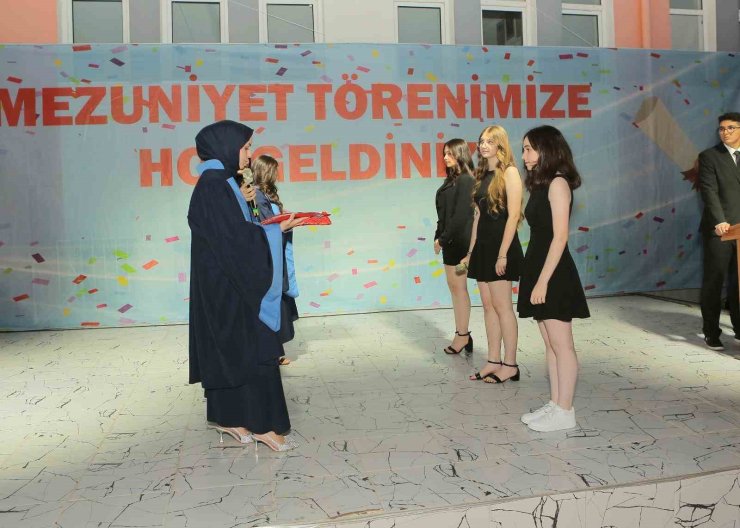 Balıkesir FEKAL’de mezuniyet sevinci