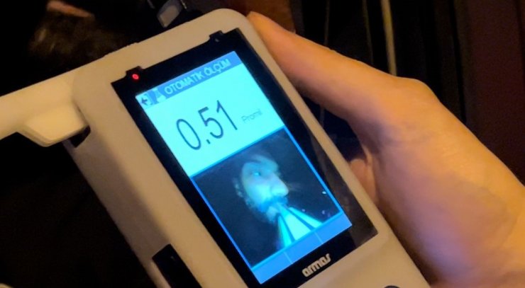 Bir promille ehliyeti kaptırınca kendine böyle bela okudu....