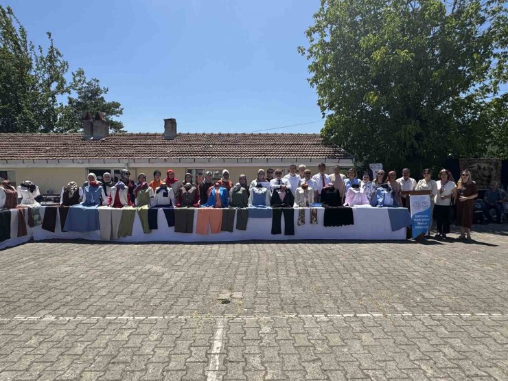 Güzelyaka köyünde kursiyerlerin ürettikleri ürünler sergilendi