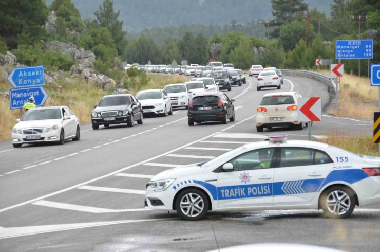 Antalya’da araç artış oranı nüfus artış oranını solladı, trafikte 1,6 milyon taşıt
