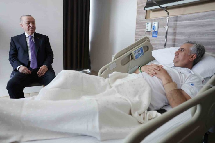 Cumhurbaşkanı Erdoğan’dan AK Parti Genel Başkan Yardımcısı Yalçın’a "geçmiş olsun" ziyareti