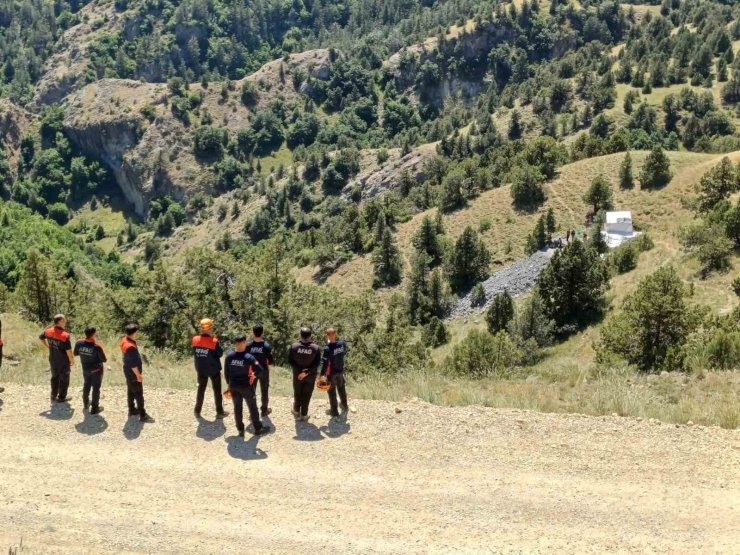 Göçüğün yaşandığı taş ocağından ilk görüntüler