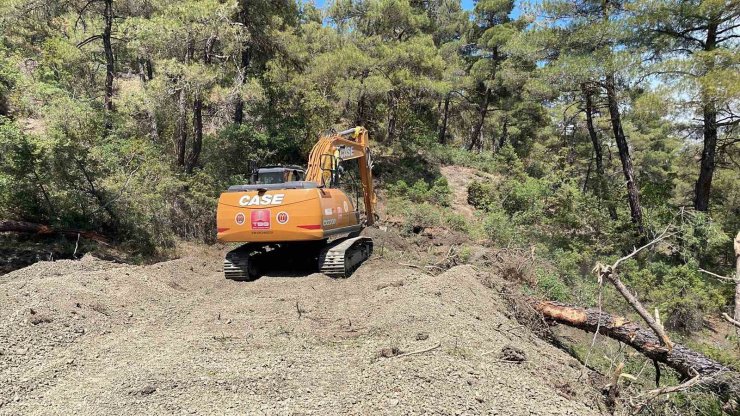 Bilecik Belediyesi ekipleri yangın söndürme çalışmalarında seferber oldu
