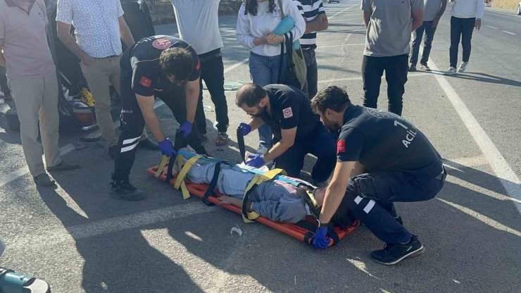 Otomobil ile biçerdöver çarpıştı: 6 yaralı