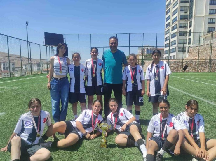 Erzincan’ın kızları şampiyon