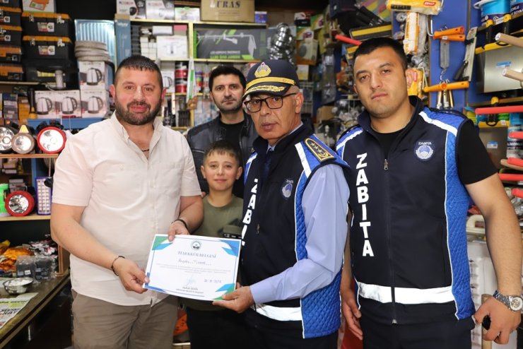 Zabıta ekiplerinin kaldırım işgal denetimleri devam ediyor