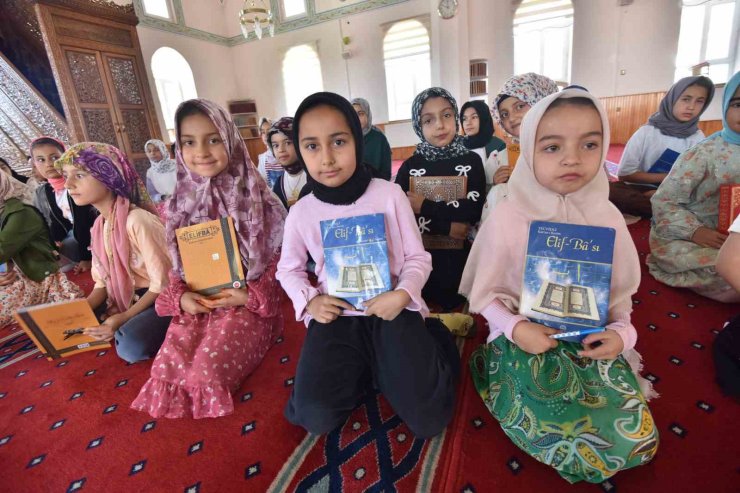 Ahlat’ta yaz Kur’an kursları açılış programı düzenlendi