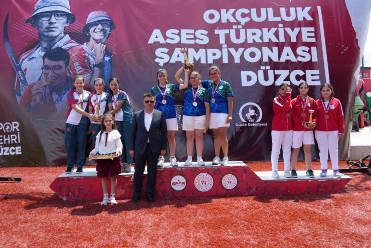 Düzce’de Okçuluk Şöleni İlk Gün Müsabakaları Sona Erdi