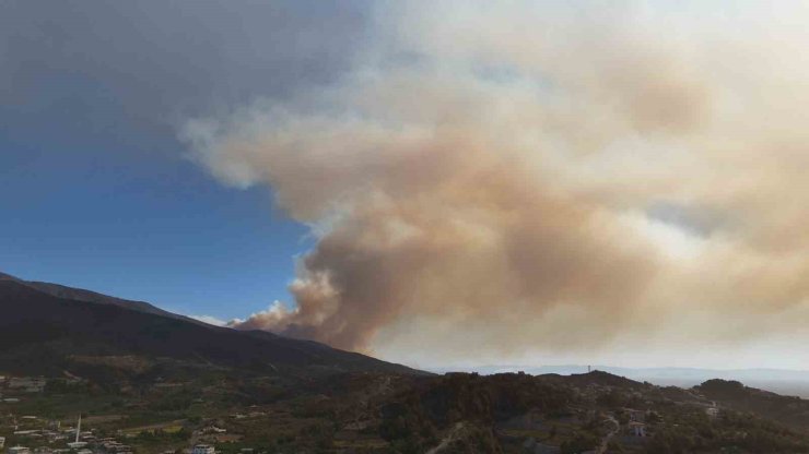 Hatay’da yangın bölgesi havadan görüntülendi