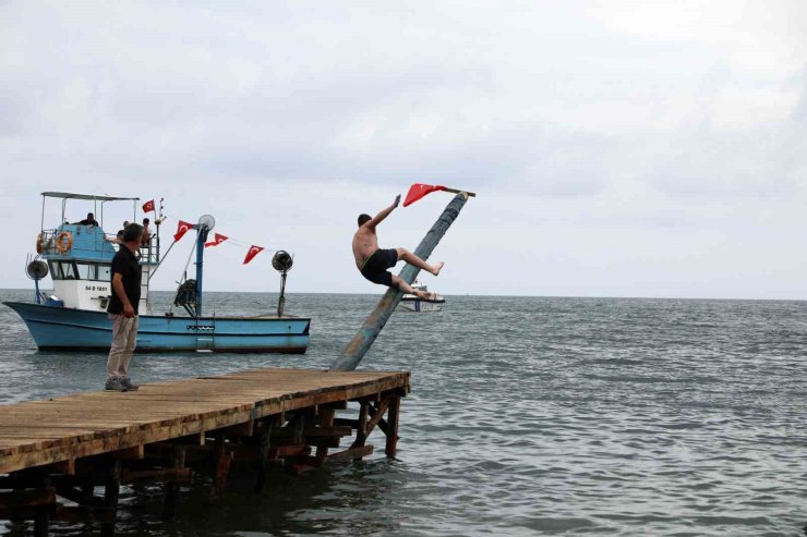 Kabotaj Bayramı’nda renkli görüntüler: Kıyasıya yarıştılar