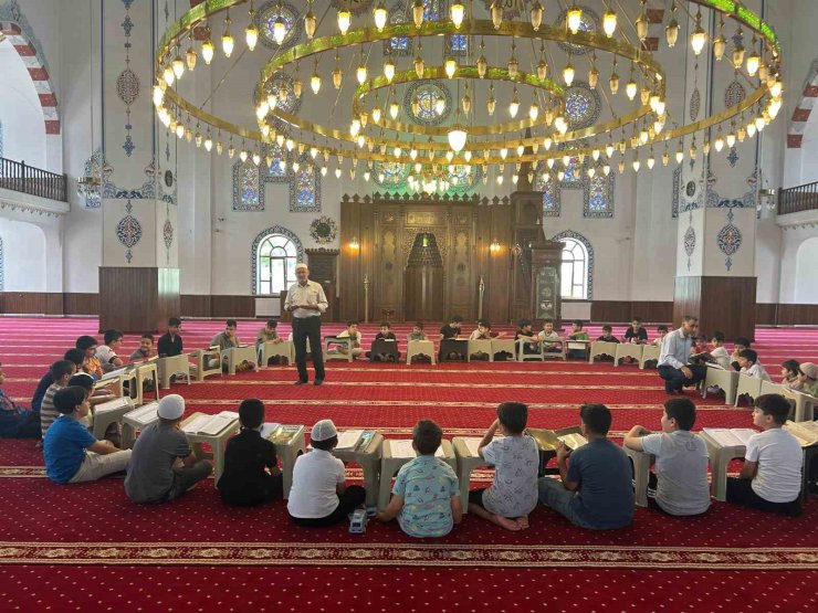 Van’da yaz Kur’an kursları çocuk sesleriyle şenlendi