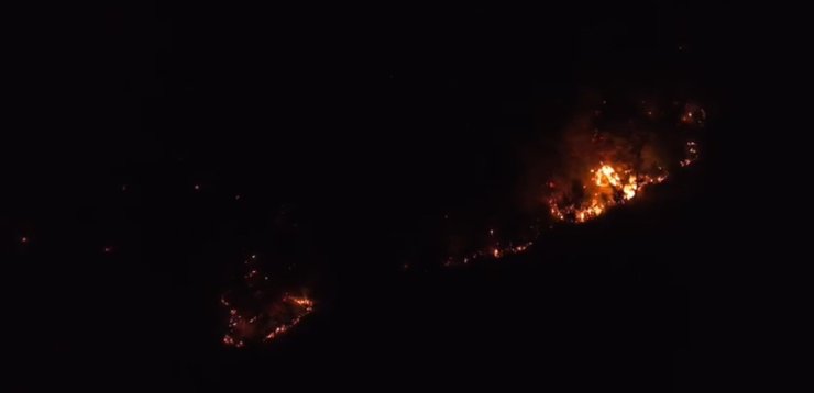 Kozan’daki yangın kontrol altına alındı: 2’si ev 3 yapı zarar gördü