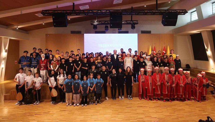 Başkan Altay gençlere yönelik faaliyetleri ve "Yaz Seninle Güzel" etkinliklerini anlattı