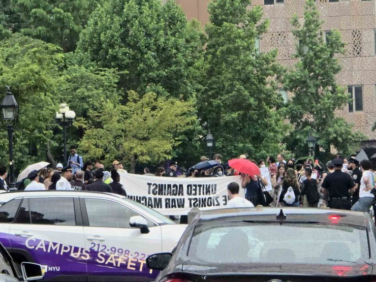 New York’ta Trump ve Netanyahu karşıtı protesto: "Özgür Filistin, Özgür İran"