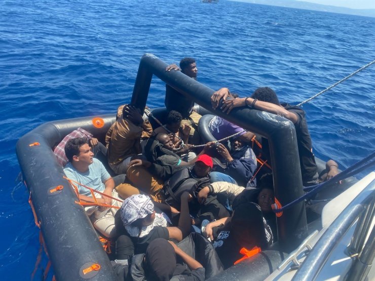 Aydın açıklarında 34 düzensiz göçmen kurtarıldı