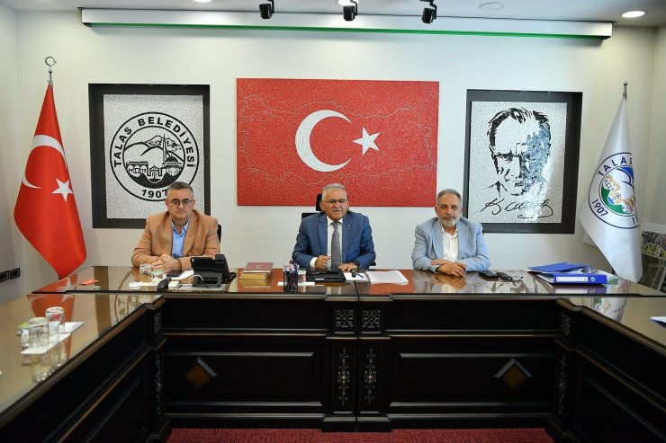 Başkan Büyükkılıç’tan Talas’ta hizmet ve yatırım toplantısı