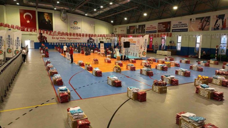 Amatör spor kulüplerine 10 Milyon TL değerinde malzeme desteği sağlandı