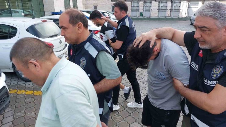 Samsun’da park yeri kavgasında gözaltına alınan 3 kişi adliyeye sevk edildi