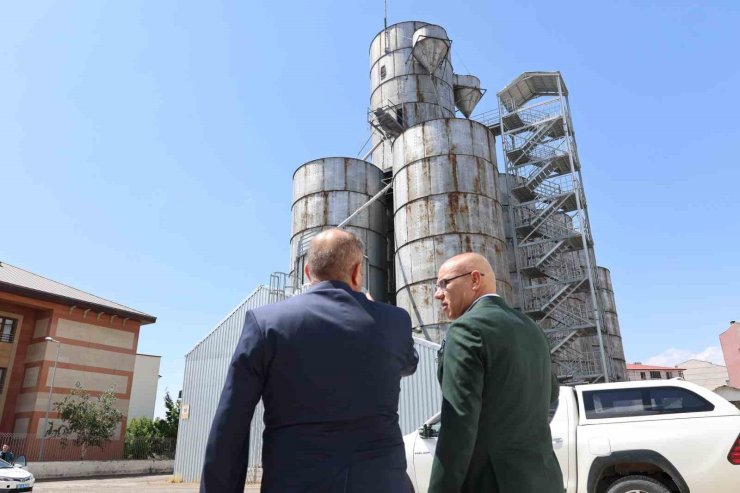 Vali Koç, Ağrı’da kurum ziyaretlerinde bulundu