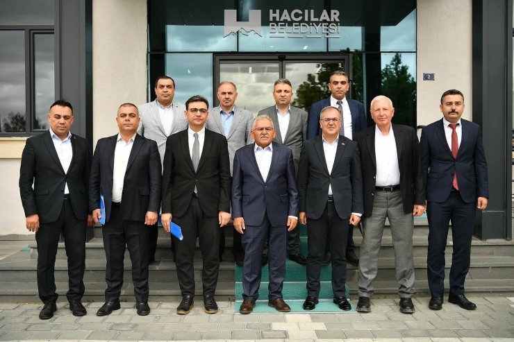 Başkan Büyükkılıç, ilçe belediyeleri yatırım toplantılarına Hacılar ile devam etti