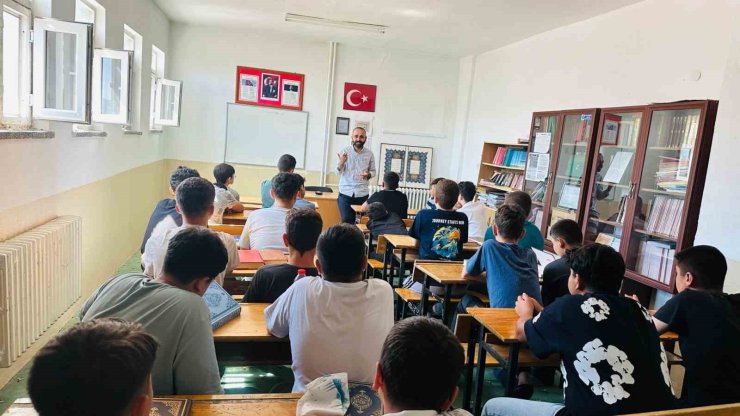 Simav’da Yatılı Yaz Kur’an Kursu açıldı