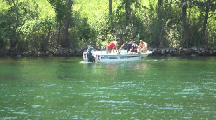Bafra’da gölde hipotermi geçiren genç kurtarıldı