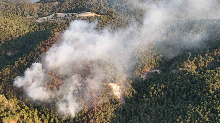 Bolu’daki orman yangını büyük ölçüde kontrol altına alındı: Yangın havadan görüntülendi