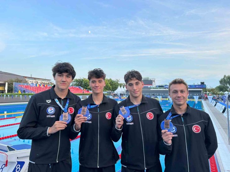 Milli yüzücülerden Avrupa Gençler Yüzme Şampiyonası’nda bronz madalya