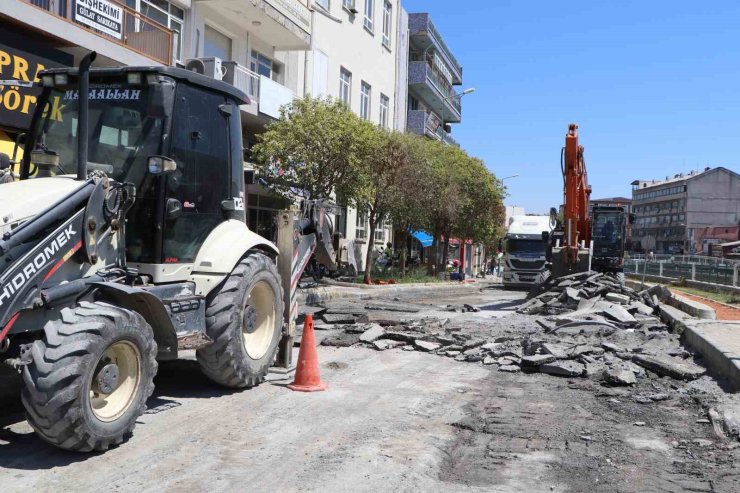 Büyükşehir’in Söke’de yol çalışması devam ediyor