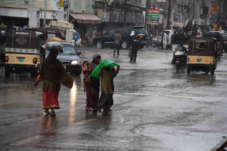 Pakistan’daki muson yağışlarında bilanço 75’e yükseldi