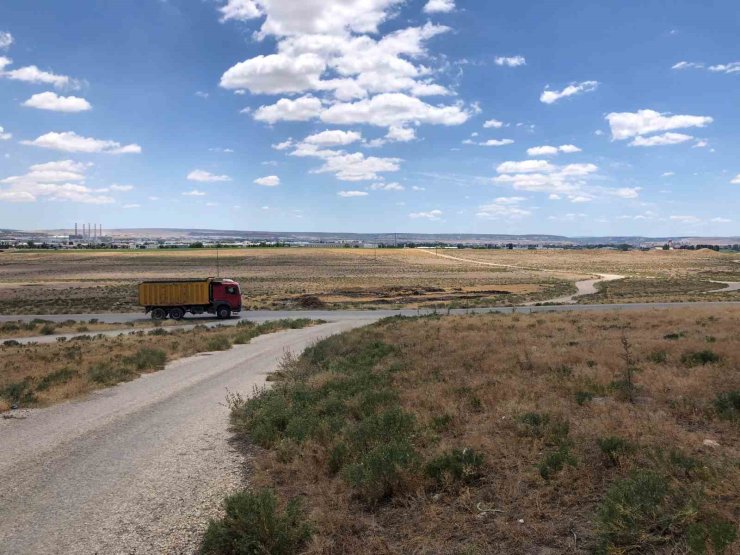 Karanlıkta kalan yola aydınlatma istiyorlar