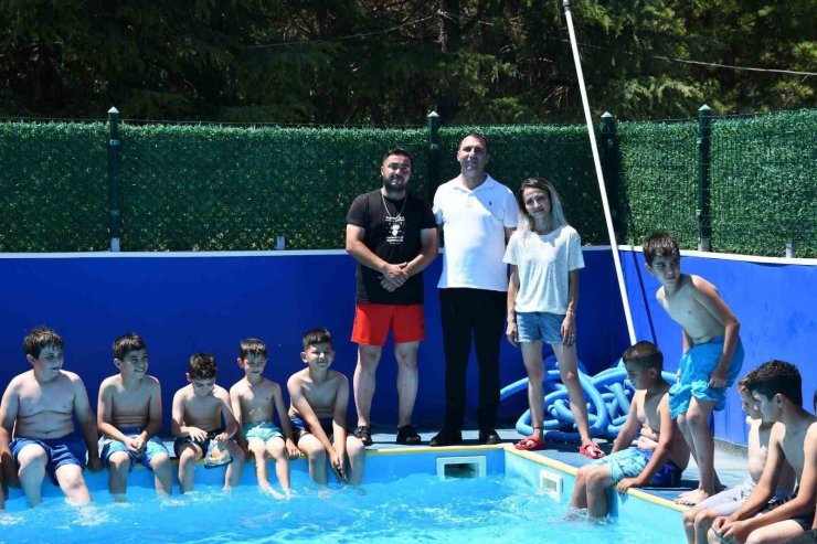 Beylikova’da çocuklara yüzme kursu açıldı