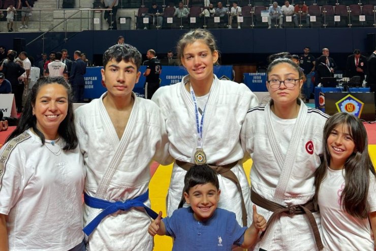 Salihli’nin gururu Hira Kılkış, Yıldızlar Avrupa Judo Kupası’nda şampiyon oldu
