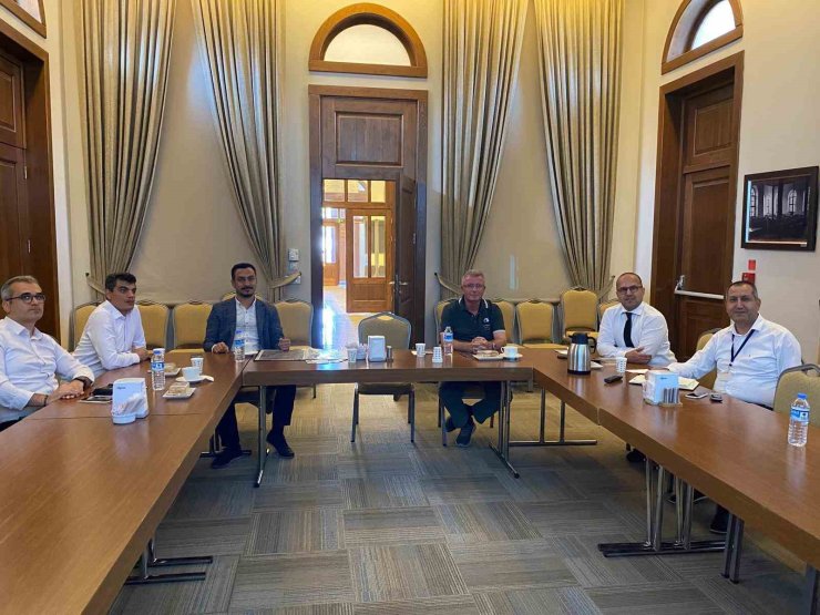 Büyükşehirden Acıbadem Hastanesi’nde ‘Kartal Kavşağı’ toplantısı