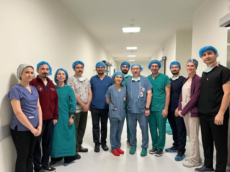 Kütahya Şehir Hastanesi’nde ilk kez Biyonik Kulak ameliyatı başarıyla gerçekleştirildi