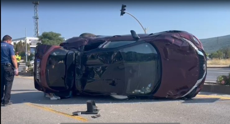 Menteşe’de araçlar hurdaya döndü: 1 yaralı