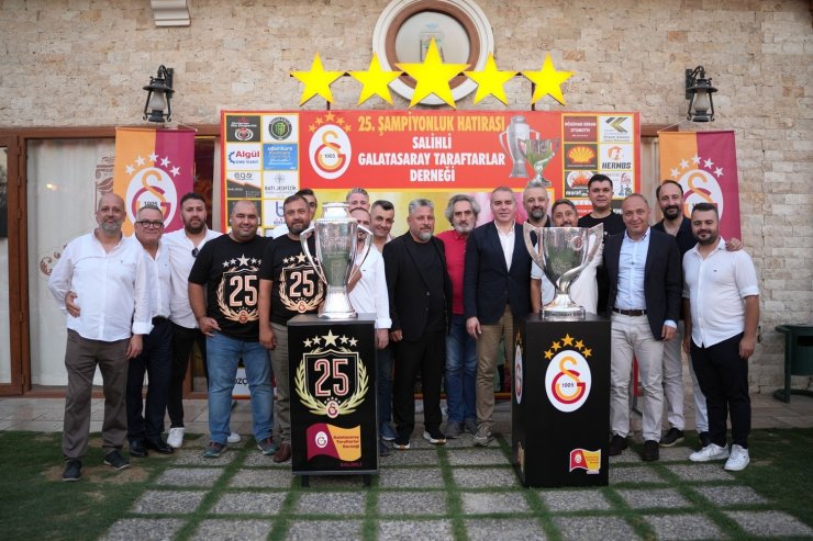 Salihli’deki Galatasaraylılardan çifte kupalı kutlama