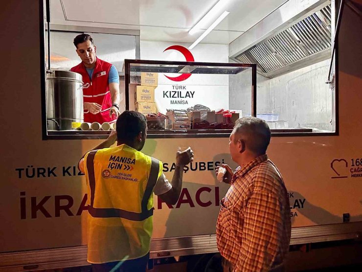 Manisa Türk Kızılay’dan orman ekiplerine destek