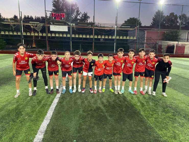 Minik Eskişehir sporlular top başı yaptılar