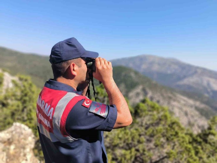 Uşak jandarması ormanlık alanlarda kuş uçurtmuyor